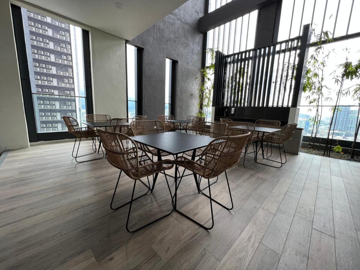 Lucentia Residence Bbcc Lalaport At Kuala Lumpur By Luxe Home المظهر الخارجي الصورة